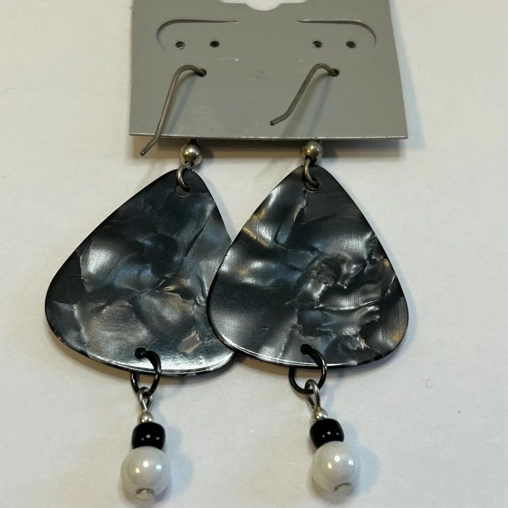 Handmade earrings black they