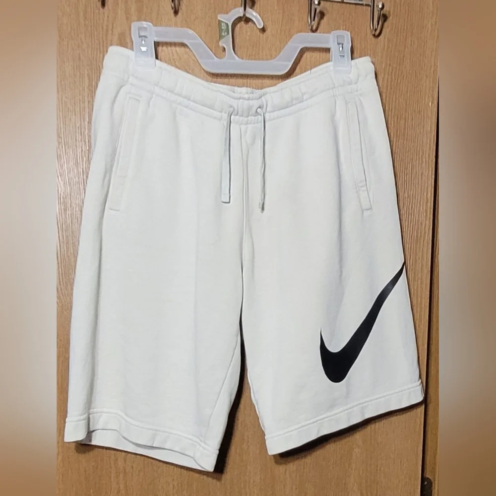 Nike beige black