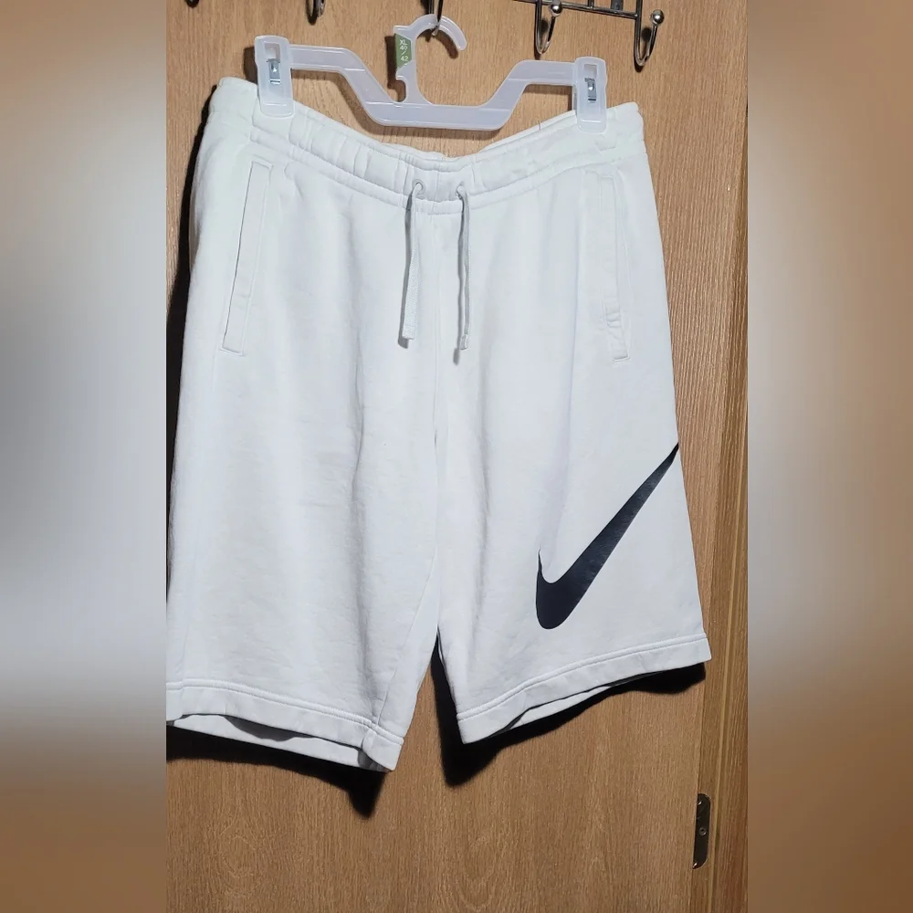 Nike beige black