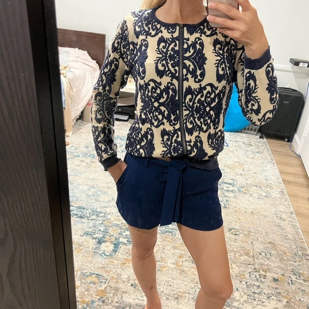 🌻🌿💫🍃 🌟🌱Cardigan sweater with zippered front