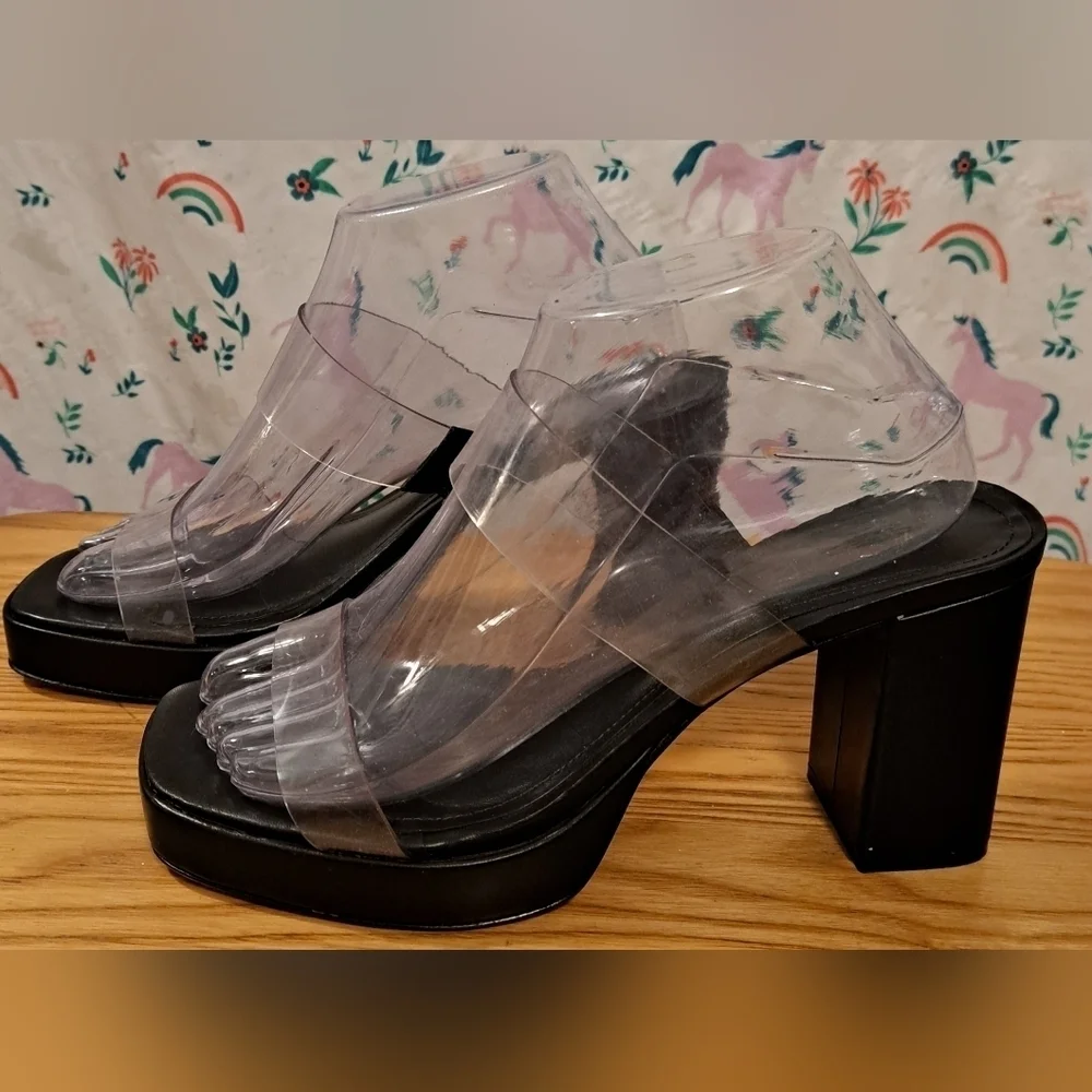SCHUTZ brand new
