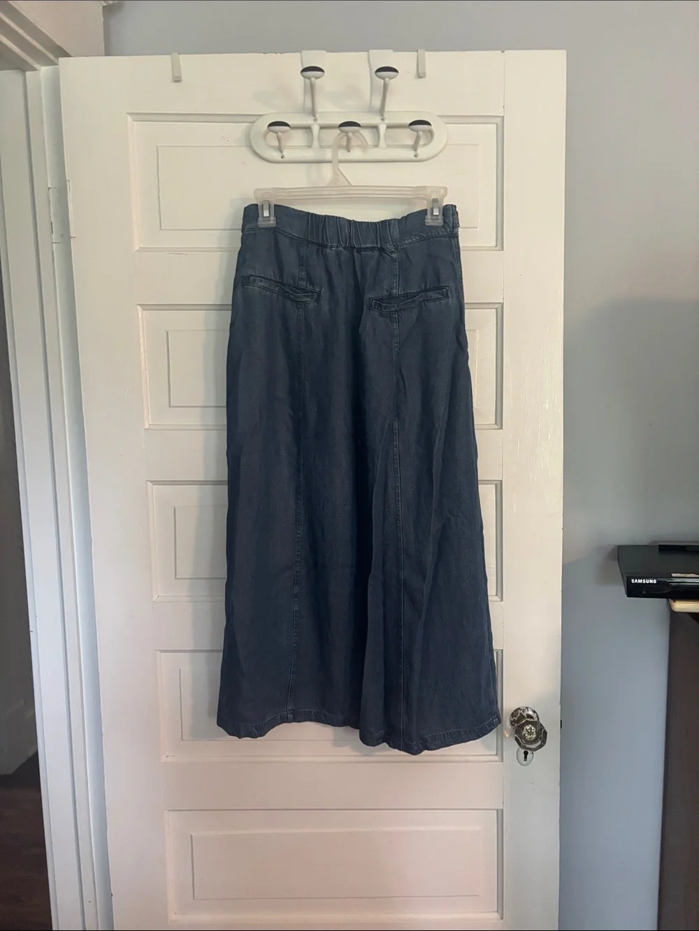 YFB comfortable dark