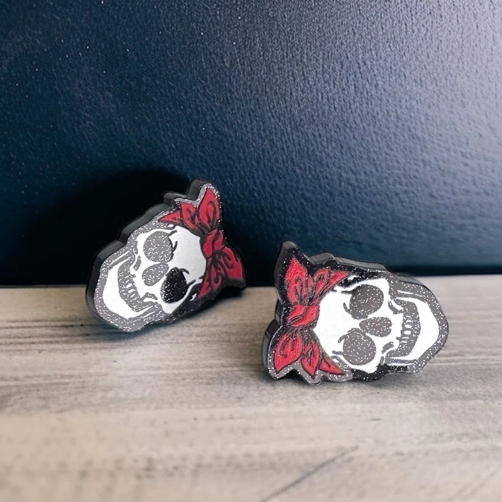 Spook-tacular Skull Studs: Cute Halloween Earrings for a Fang-tastic Look! ☠️NWT