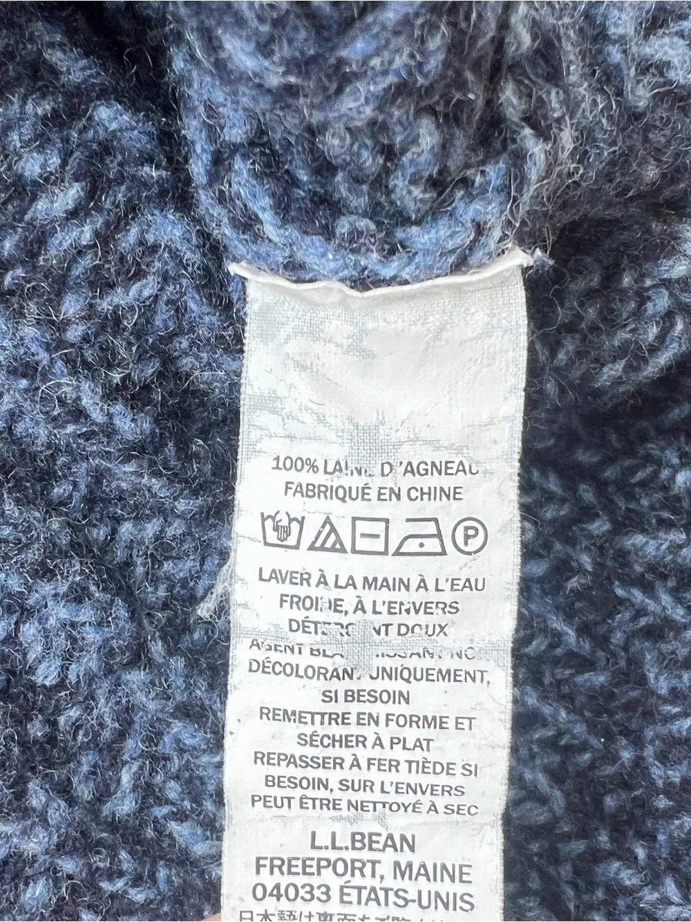 L.L. Bean Vintage Lambswool Crewneck Sweater in Blue Size M