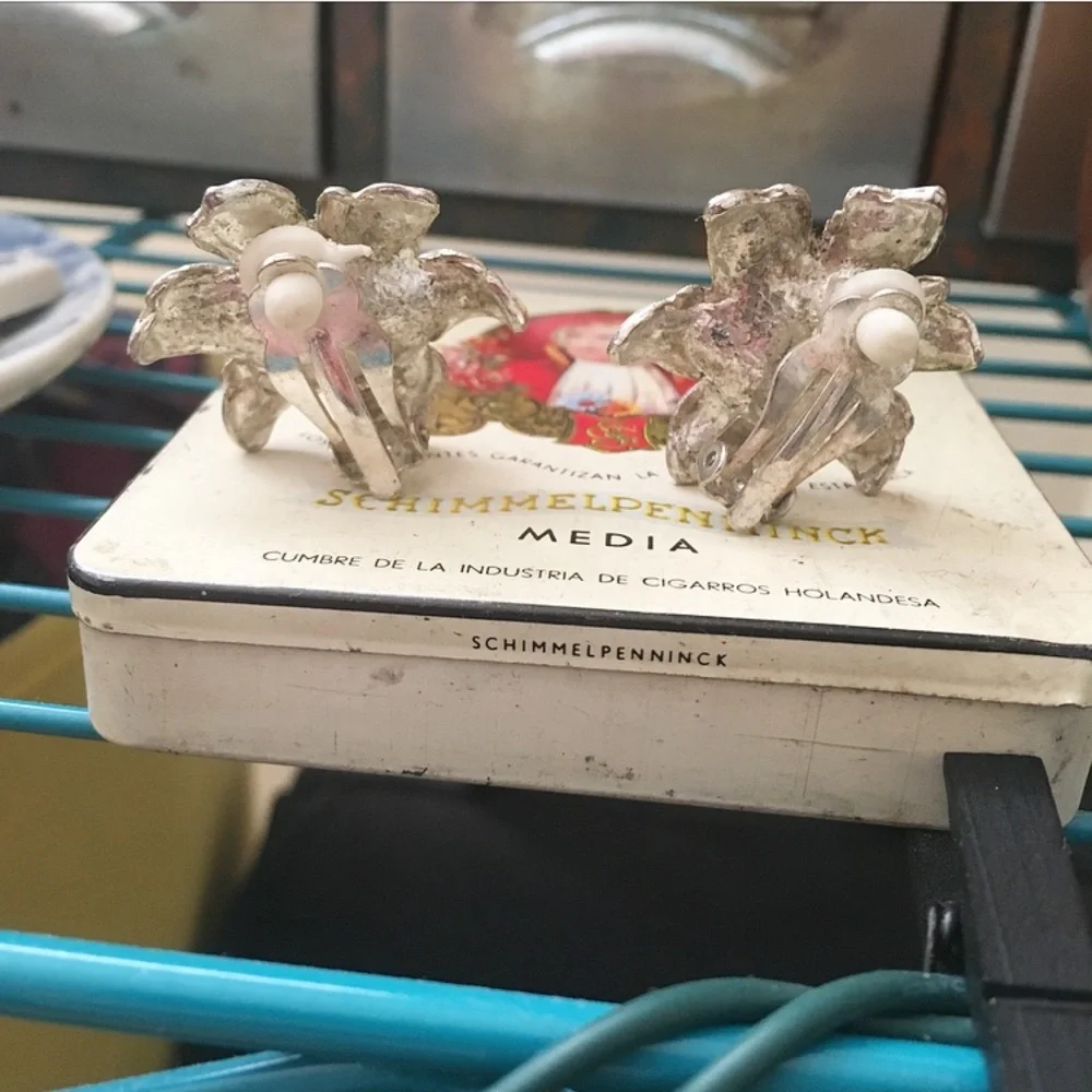 N/A as earrings wear