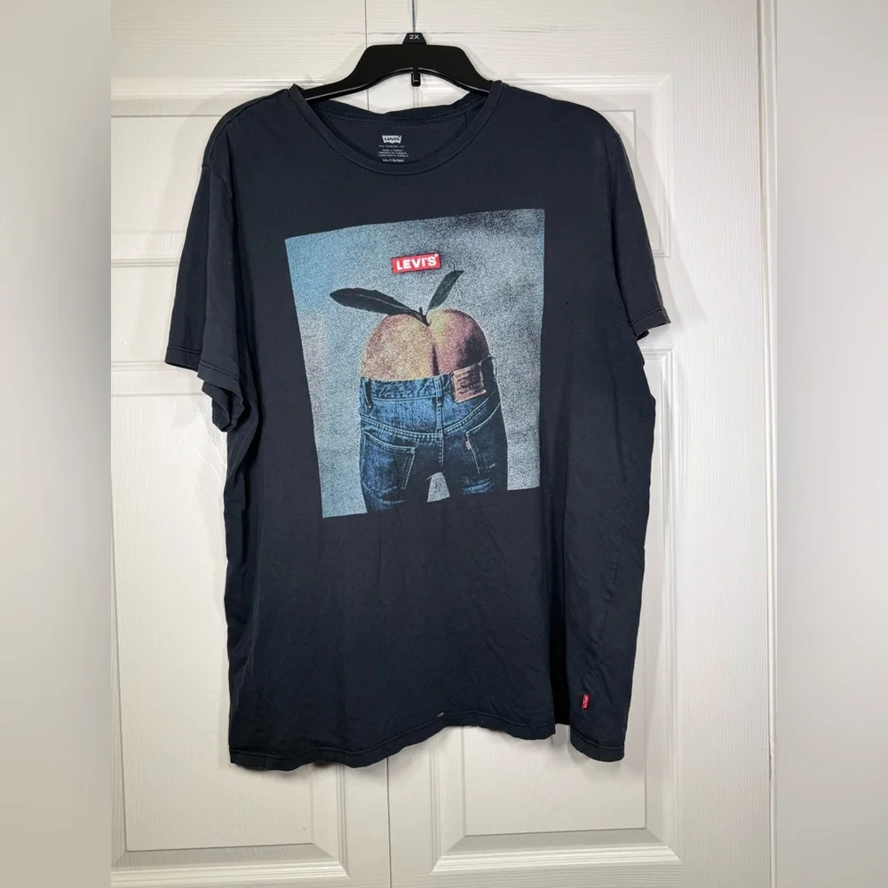 Levi’s Men’s Peach Potato Graphic Short Sleeve‎ Tshirt
