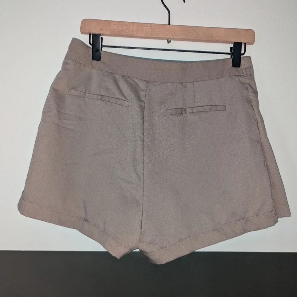 PacSun stock pleat from