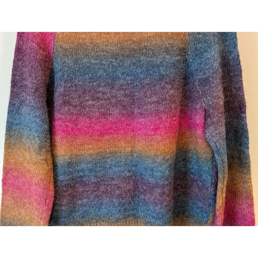 BB Dakota Steve Madden Small Acrylic Rainbow Stripe Sweater Pink Blue Ombré