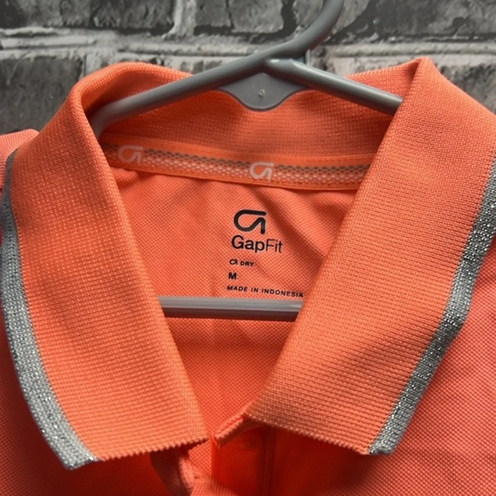 GAP girls collared