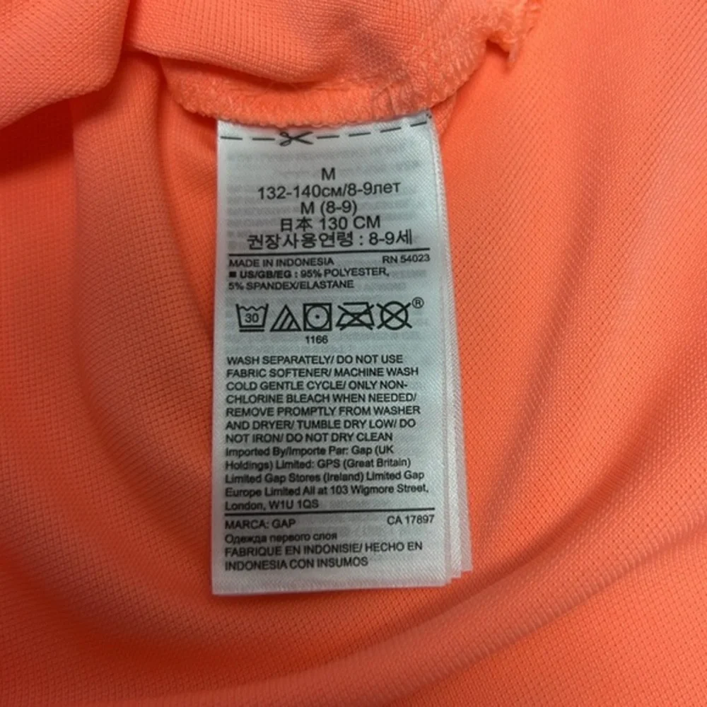 GAP girls collared