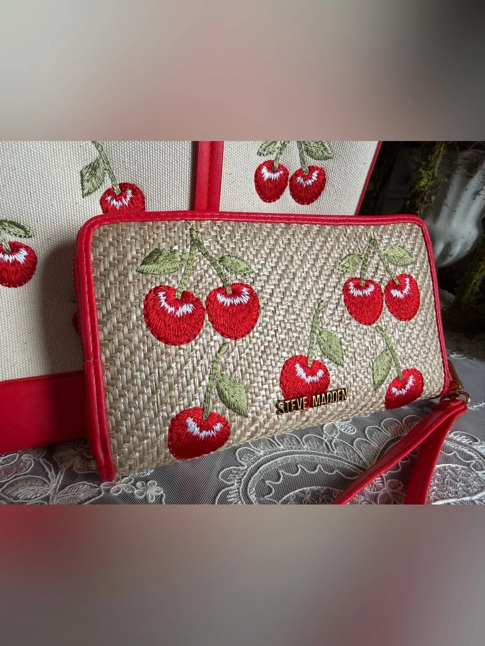 Steve Madden embroidery holder