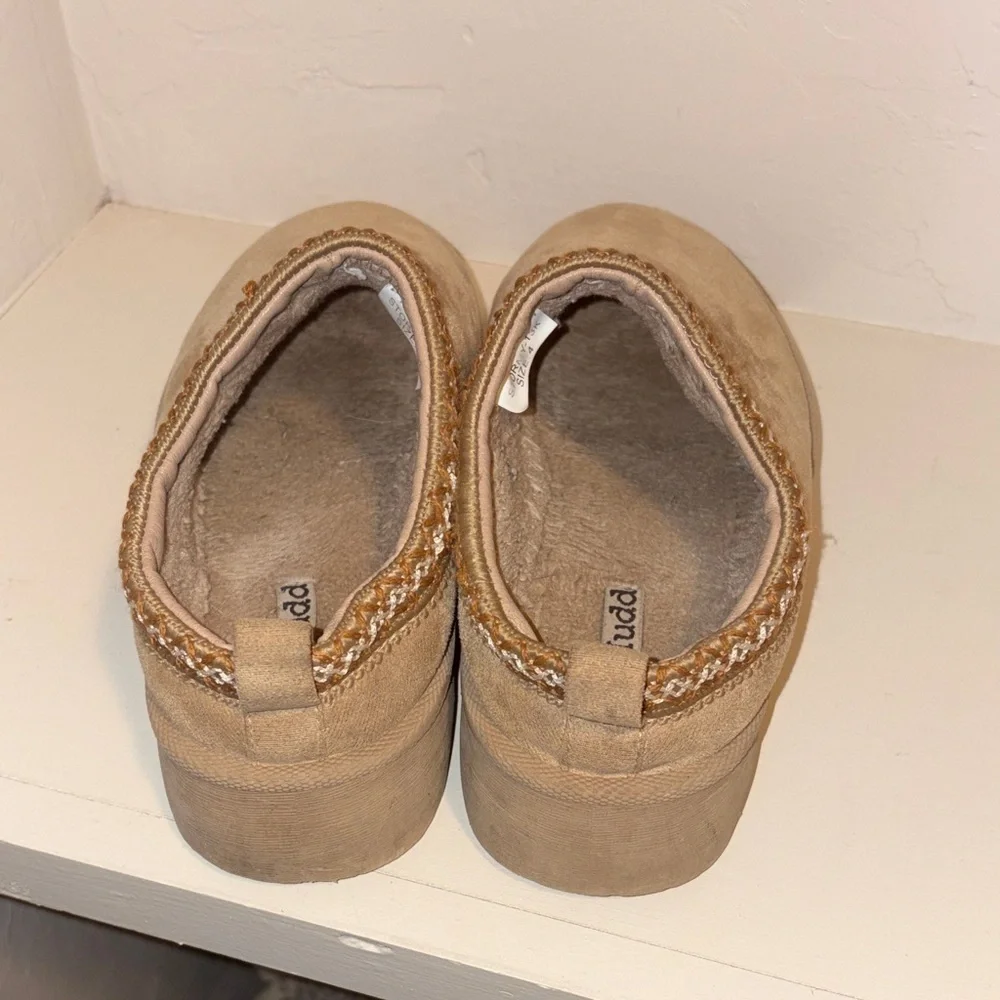 Mudd Brown Kids Slip-On Slippers
