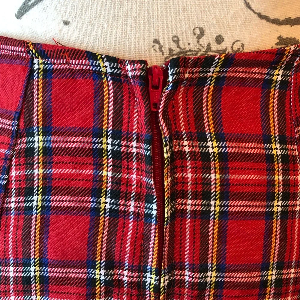 LIP SERVICE near vintage 2010 Punk and Disorderly kilt pin mini skirt