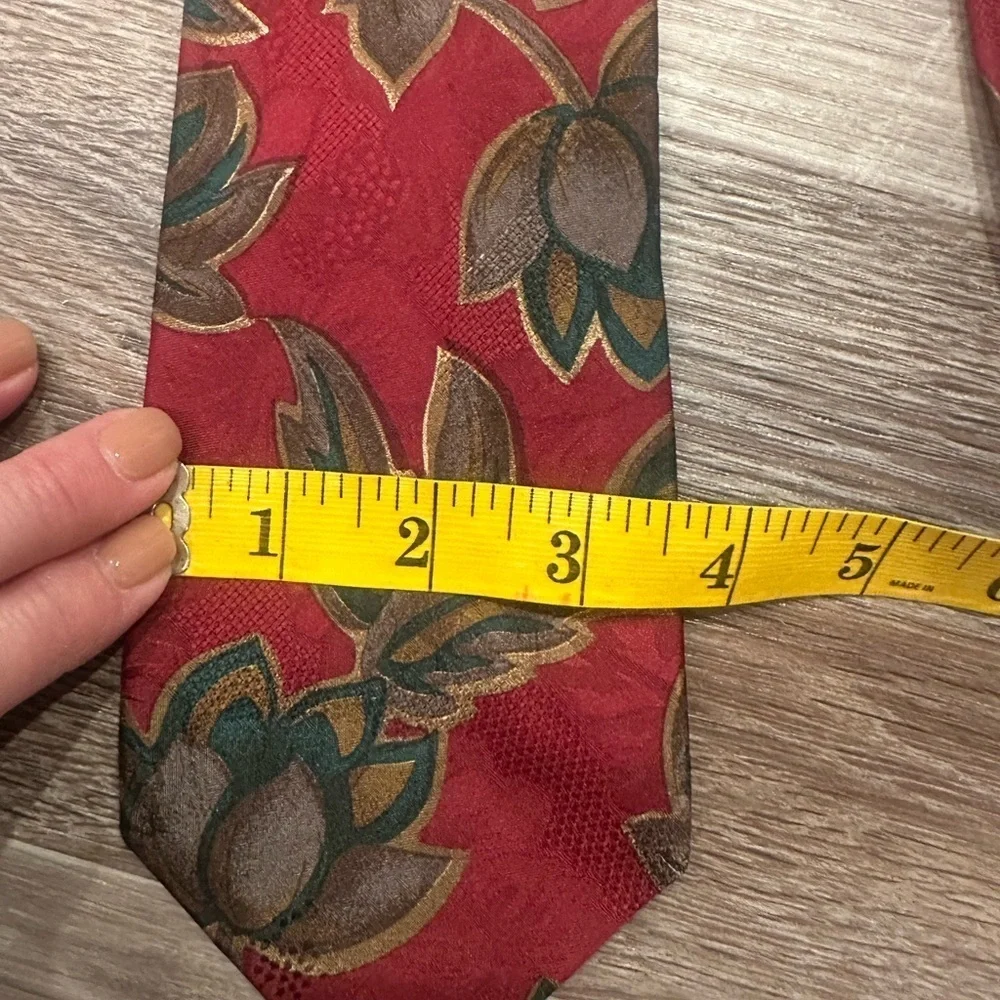 Men’s Tie Bundle Aquascutum London Red Floral Silk Tie & Yule Tie Snowman Tie