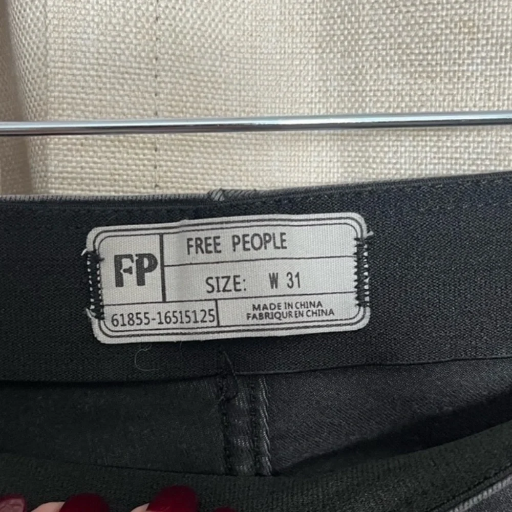 Free People Stonewash Black Stretch Pull On Flare Leg Jeans size 31