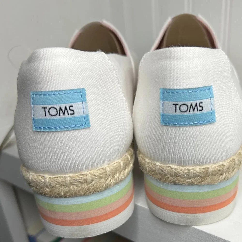 Toms white canvas
