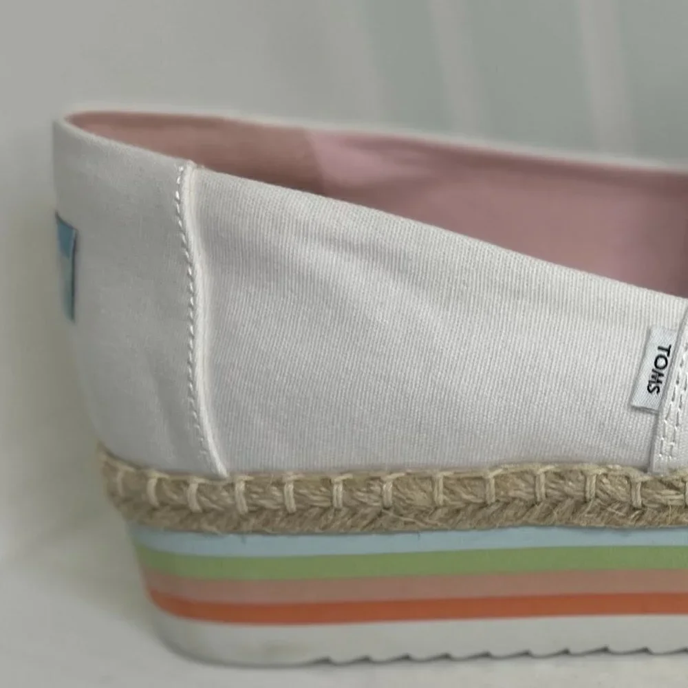 Toms white canvas