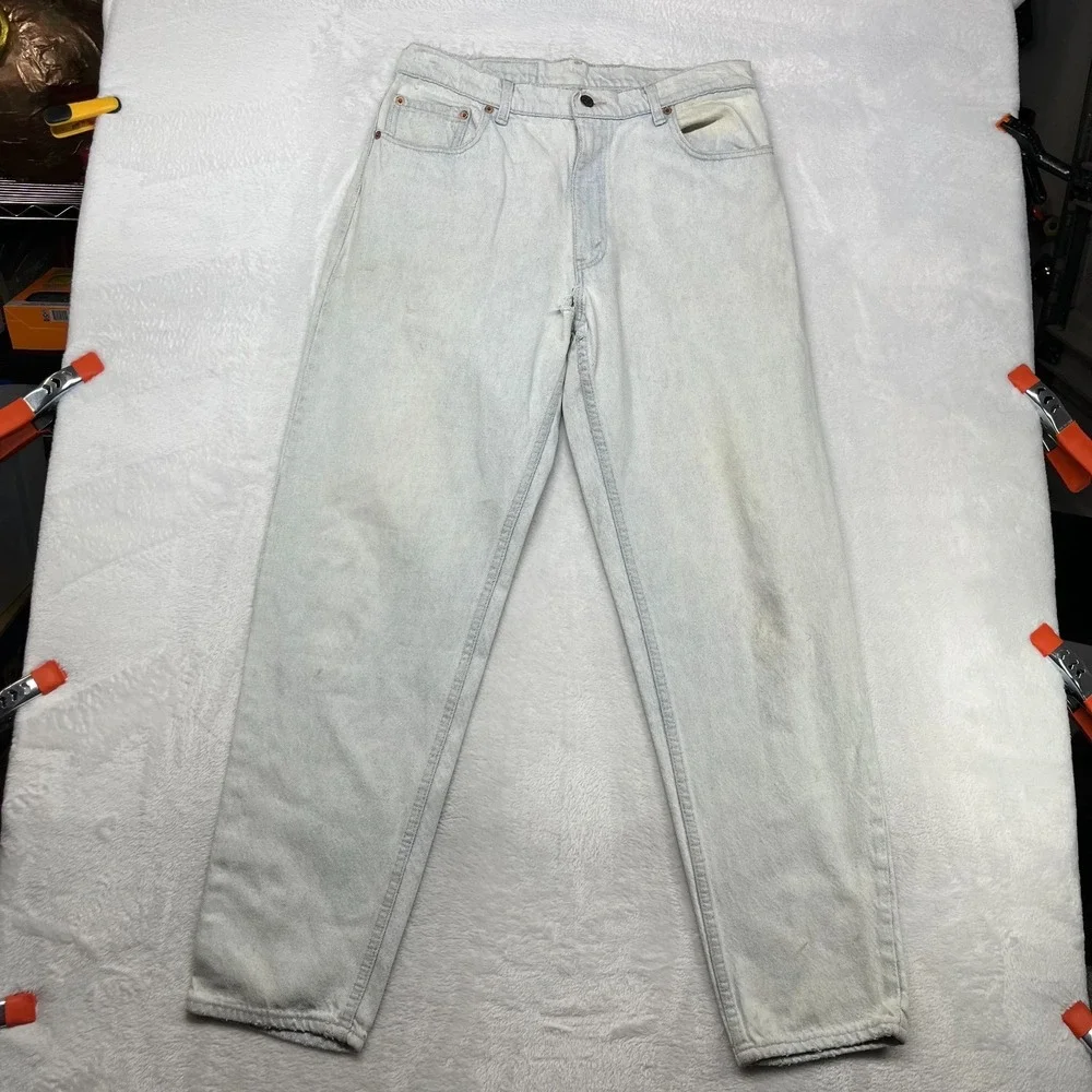 Vintage Levi's Jeans Men's Blue Denim Relaxed Fit Tapered Leg Zip‎ Fly - 32X31.5