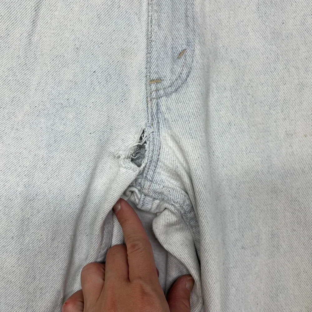 Levis detail size tapered