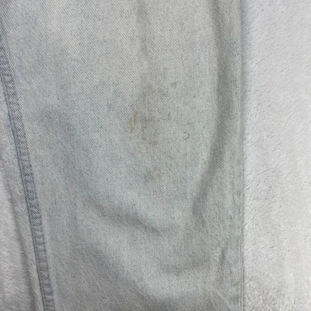 Levis pictures size