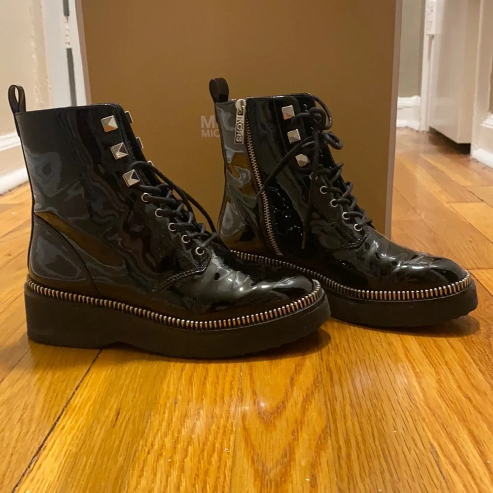 MICHAEL Michael Kors shiny black