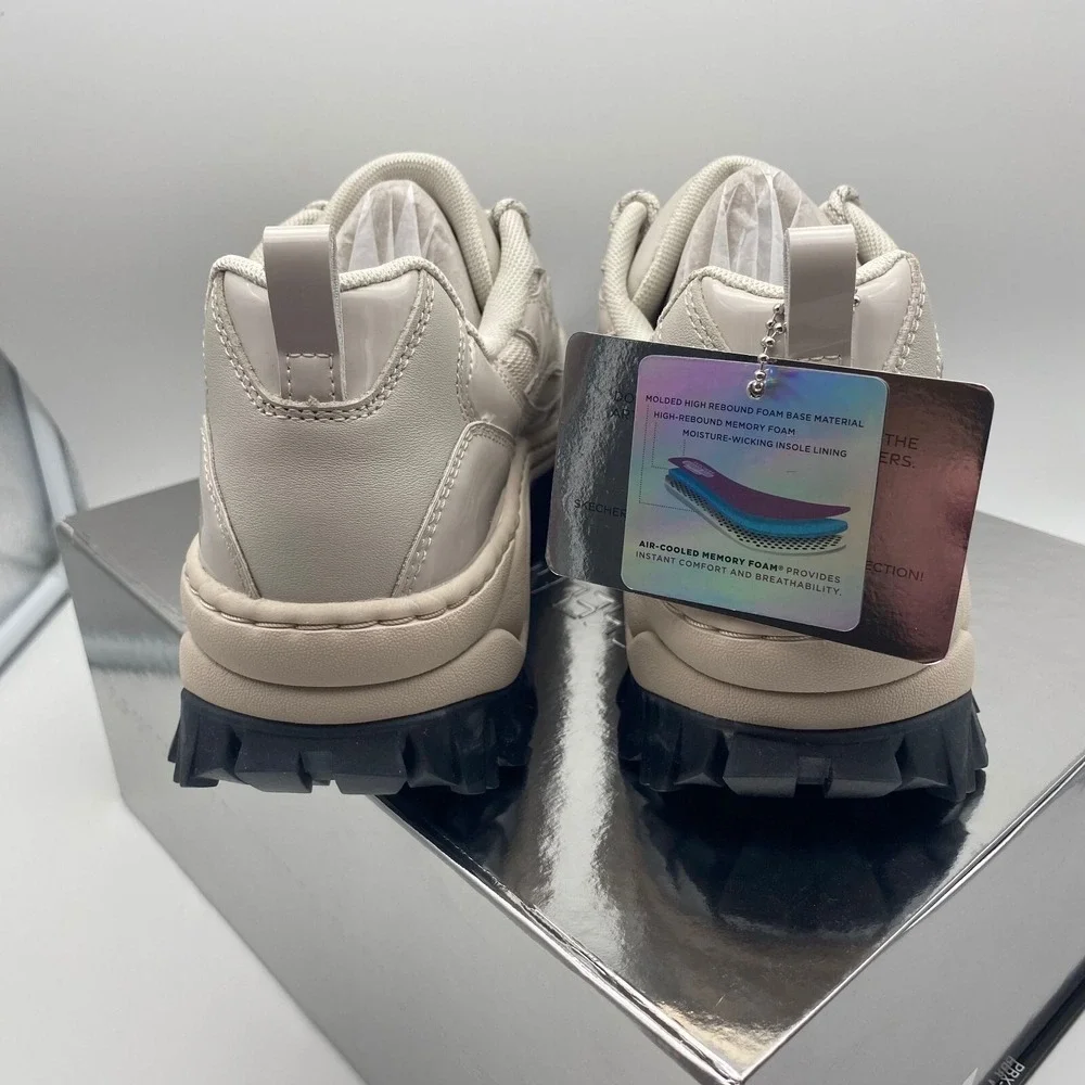Skechers brand new