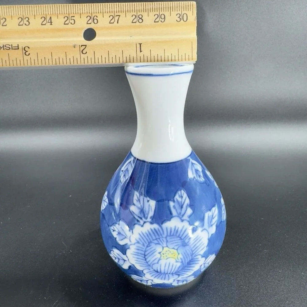 Japanese Porcelain Sake Bottle Vase Mino Ware Tokkuri Blue White Vintage Ceramic