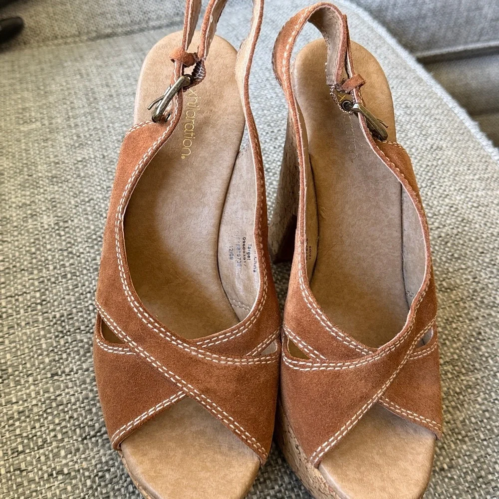 NEW Xhilaration Women’s Y2K Brown Suede Cork Platform Slingback Heels Size 8.5
