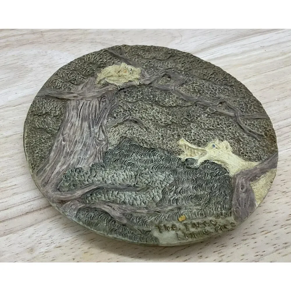 Three‎ Little Pigs Round Relief Plaque Resin Art Wolf Fairy Tale Rustic Decor