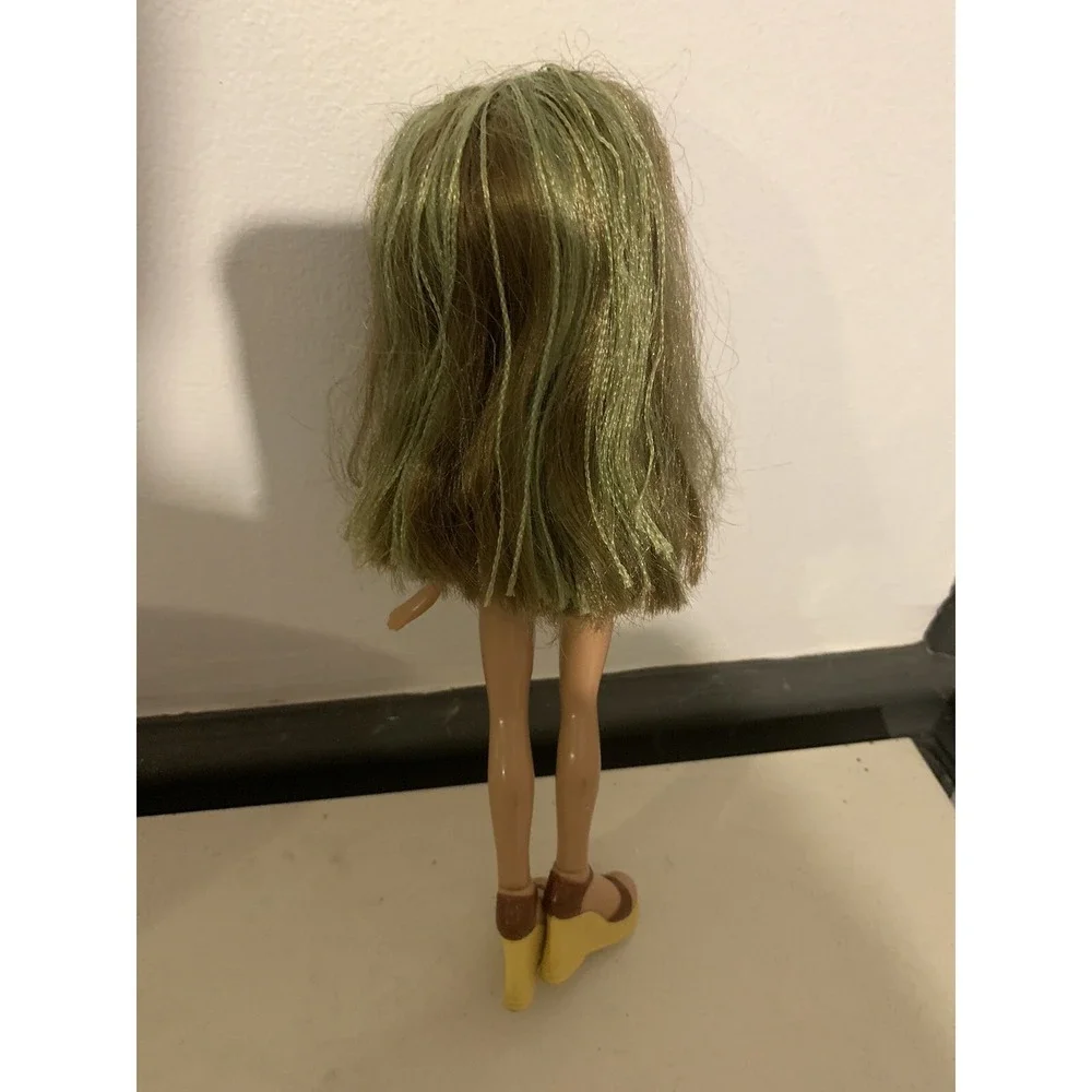 Bratz Tokyo A Go Go Yasmin Doll Only Nude With Shoes Green Hair Highlights