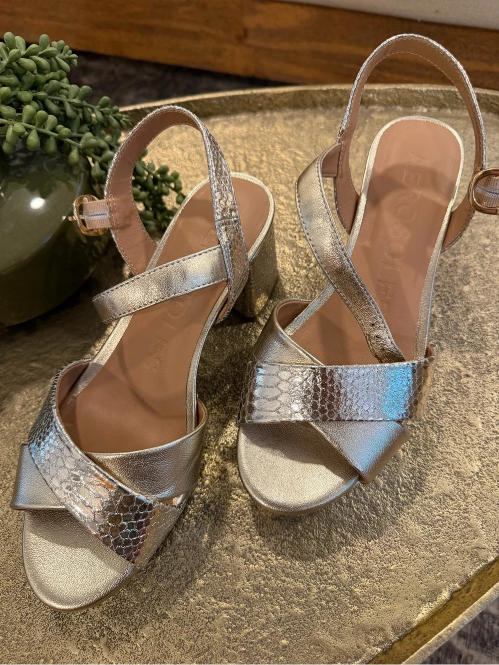 Aerosoles Cosmos Metallic Women's Platform Leather Sandals- Brand New