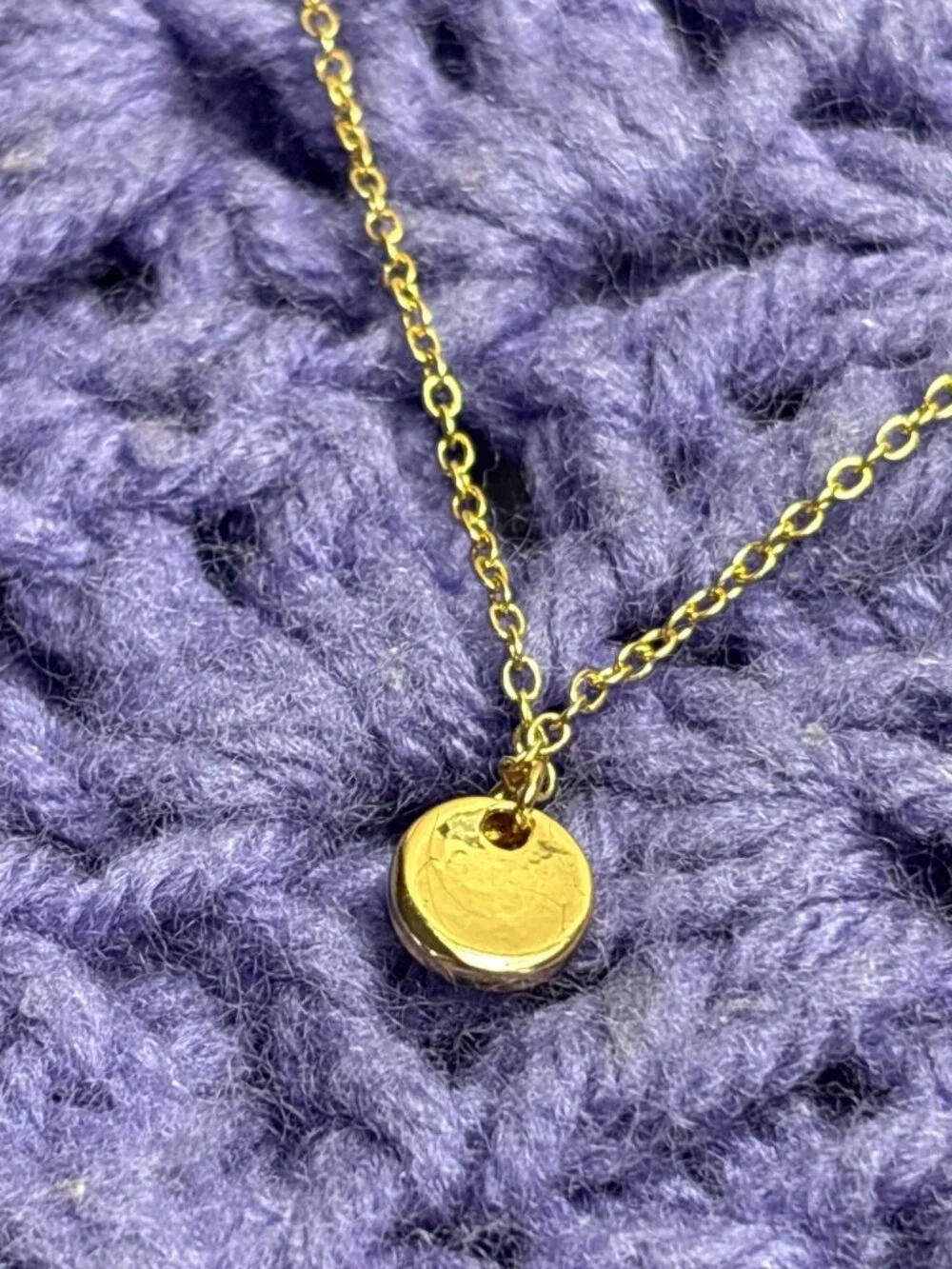 Goldtone Green Rhinestone Pendant Necklace Dainty Minimalist 15-17 inch Pendant