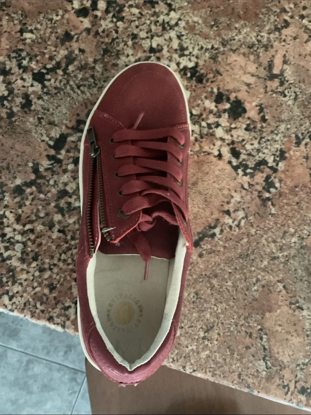 N/A stylish burgundy