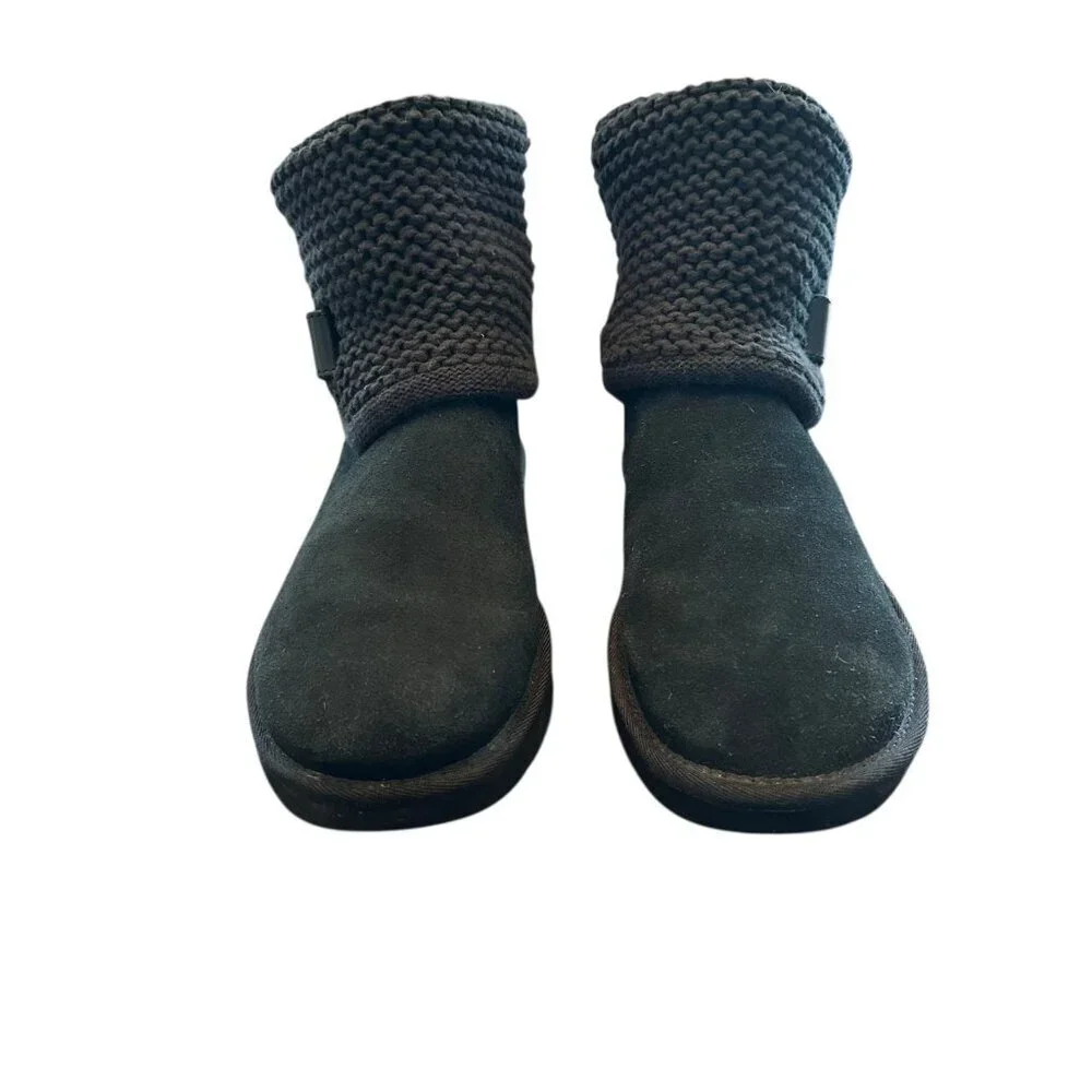 UGG shaina black