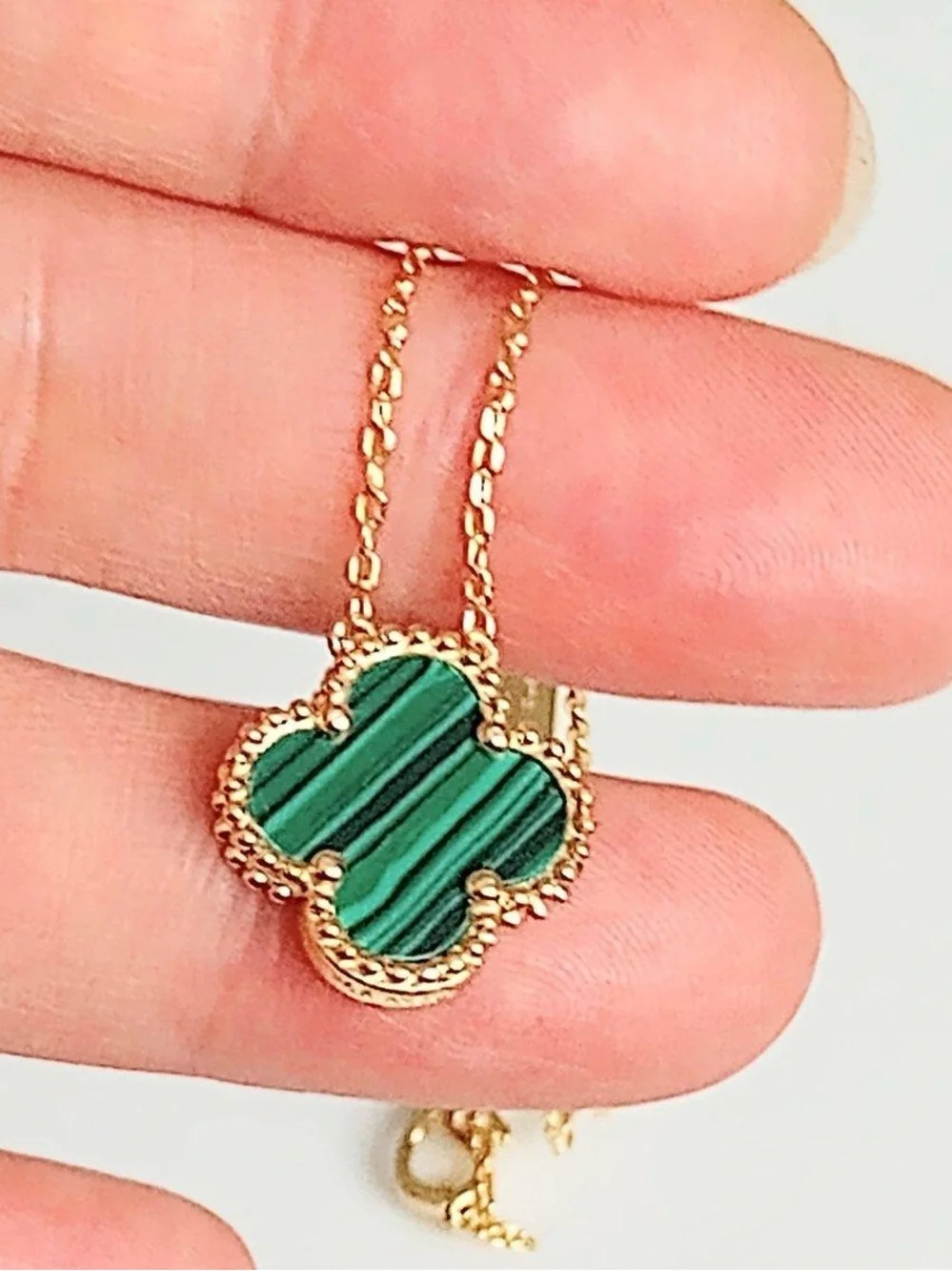 N/A elegant gold