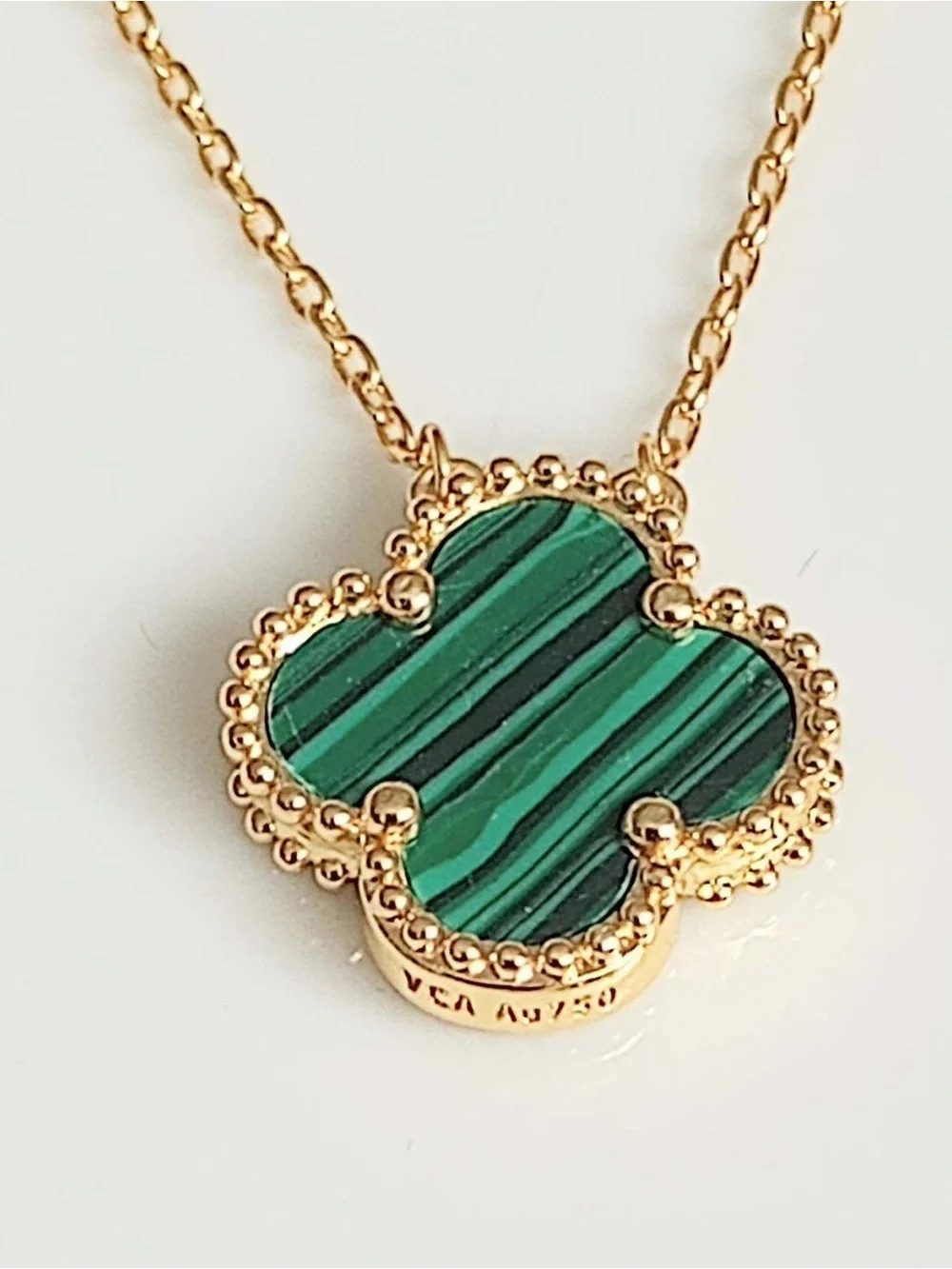 N/A elegant gold