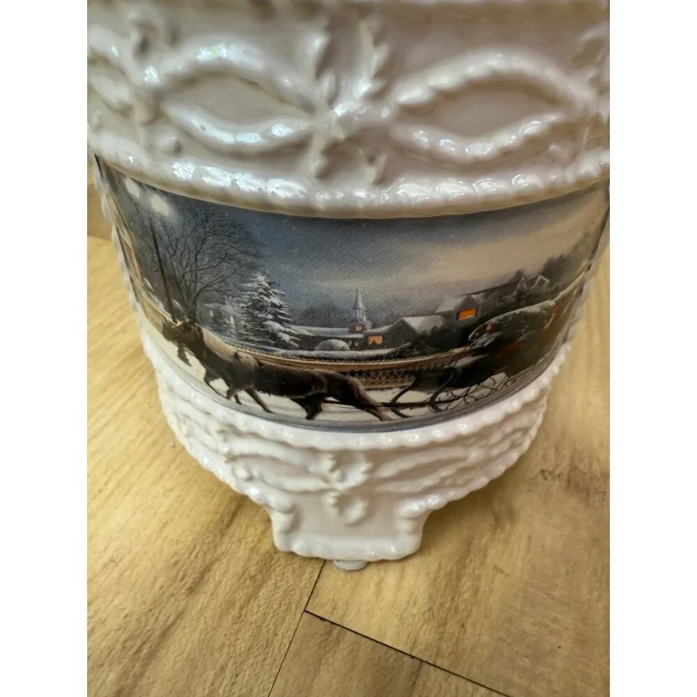 Limited Edition “Heavenly Night” Winter Scene Ceramic Holder – Kevin Daniel