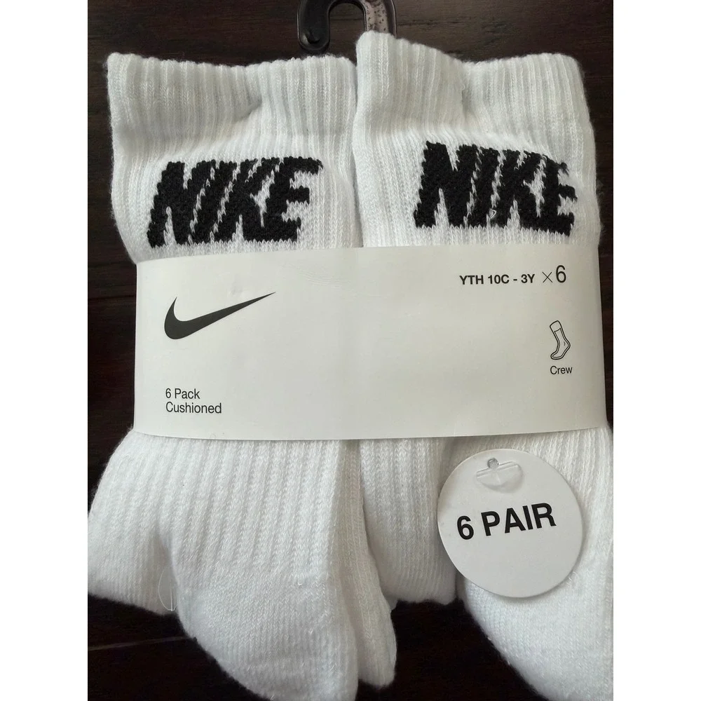Nike kids crew