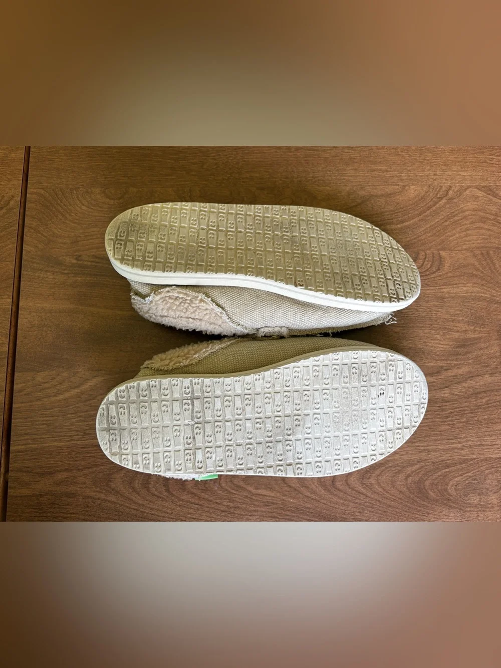 Sanuk Kids Beige Cozy Slip-Ons with Sherpa Lining