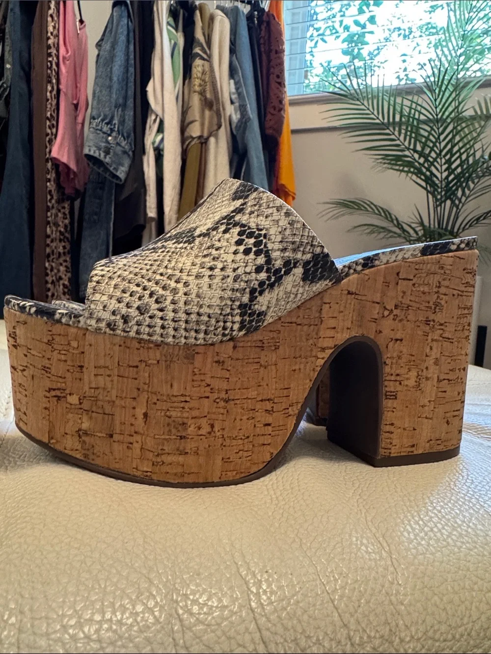 SCHUTZ women platform