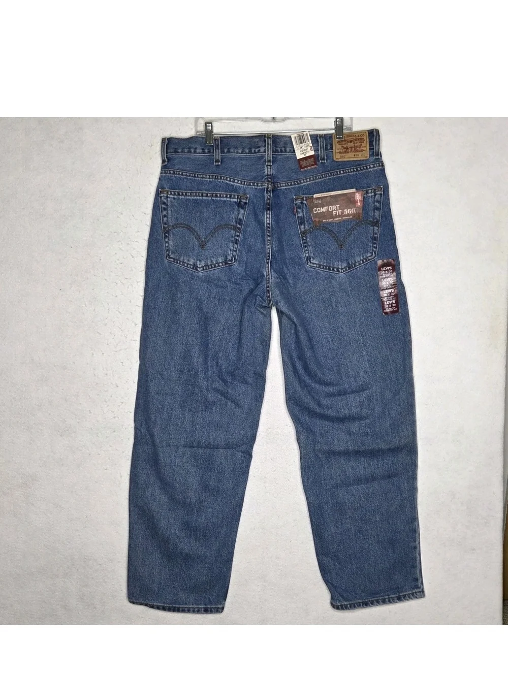 Levis *size tag