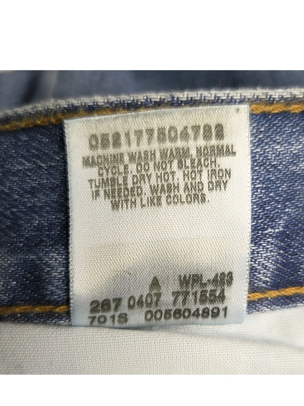 Levis *size tag
