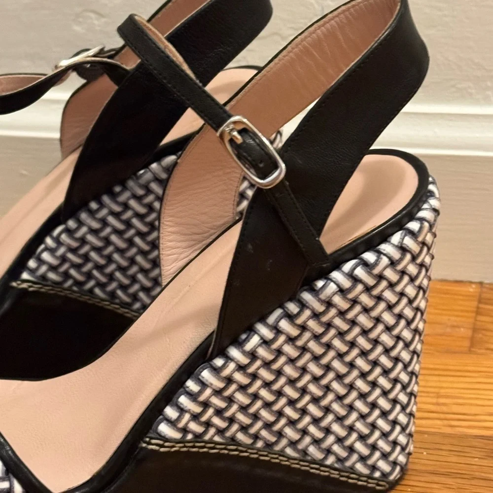 Stuart Weitzman minimal worn