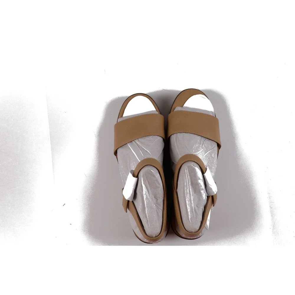 Naturalizer elevated platform