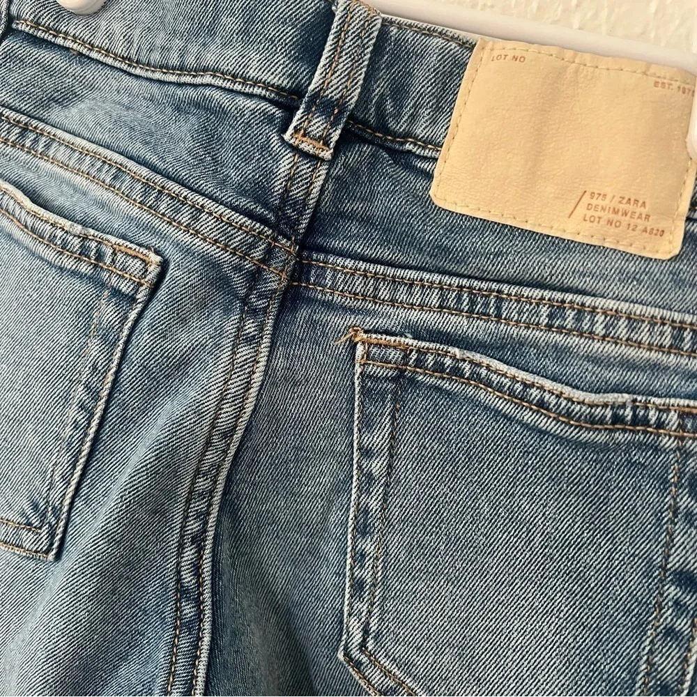 Zara Boys Skinny Ripped Jeans Size 7 Adjustable Waist Light Wash EUC Everyday