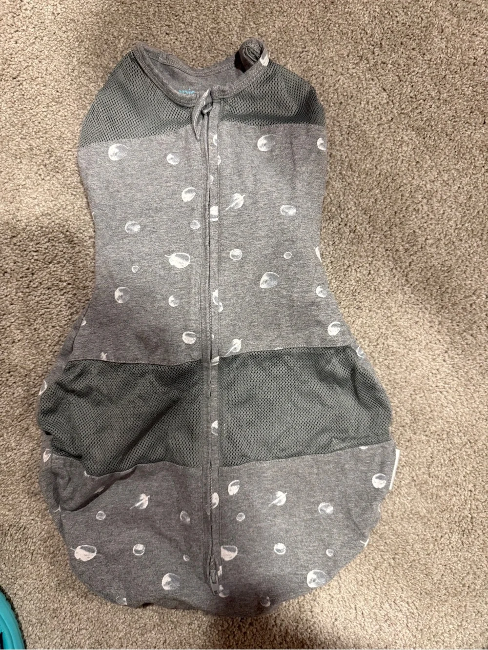 Happiest baby swaddle size small gray