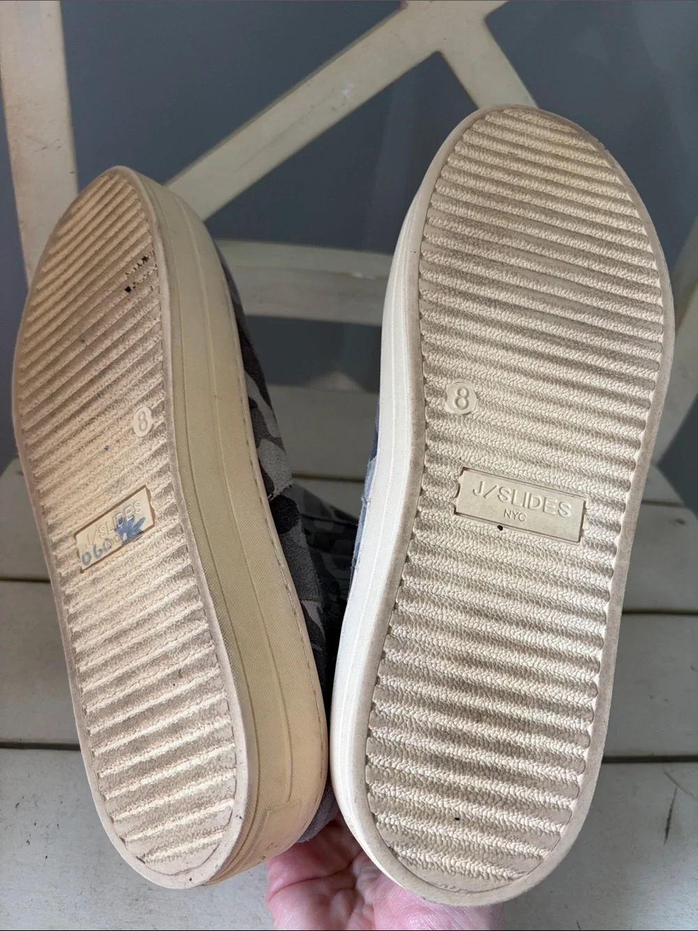 J Slides casual slip
