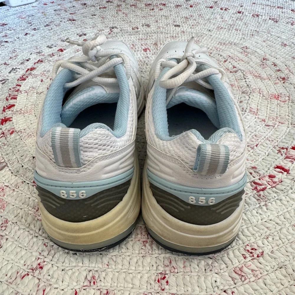 New Balance Women's White Training Running Shoes Size 9 1/2(AA), 9.5(2A)