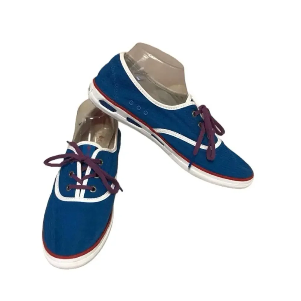 Columbia lace up
