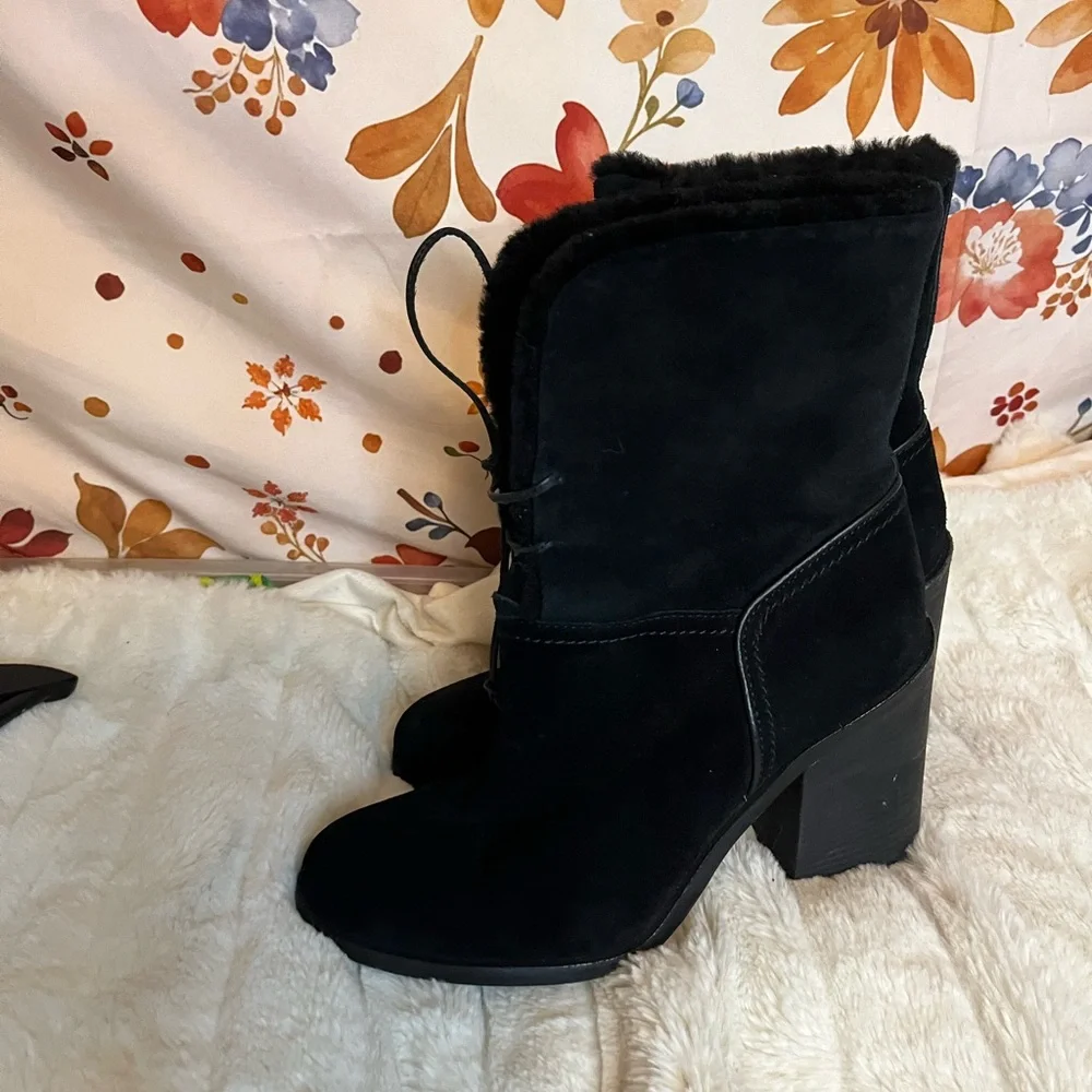 Ugg Jerene Womens 9.5M Genuine Black Shearling Lined Chunky Heel Winter Boots